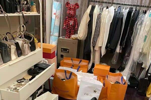 达日县回收一线品牌衣服